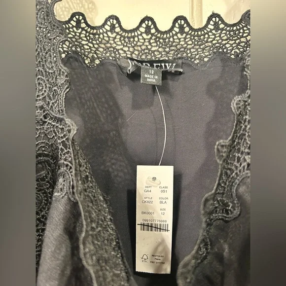 J.Crew | NWT Lace-trim shift dress in Black | Sz 12 - Picture 5 of 11